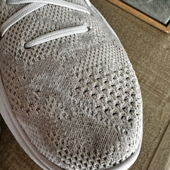 Sorel sneakers | travel shoes | light weight | running shoes | gym shoes - Picture 7 of 9